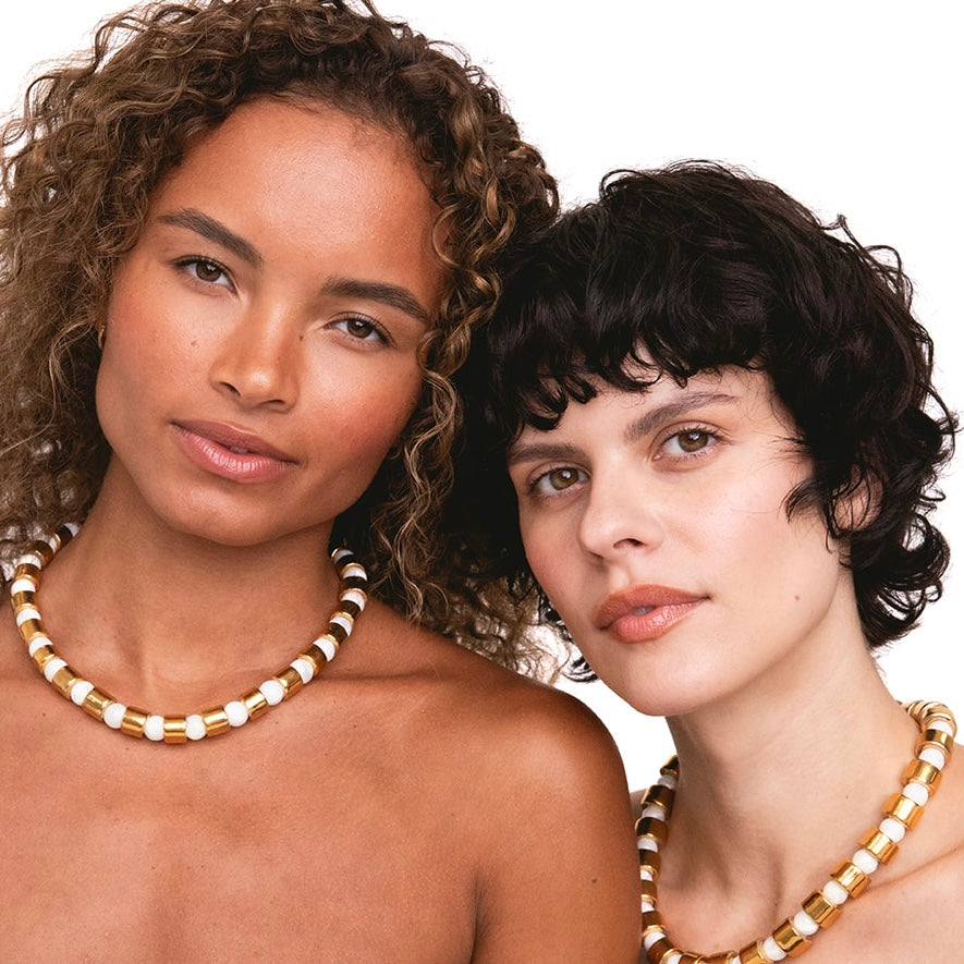 KARAT & MOTHER OF PEARL SUNDRY.  BEAD TWO.