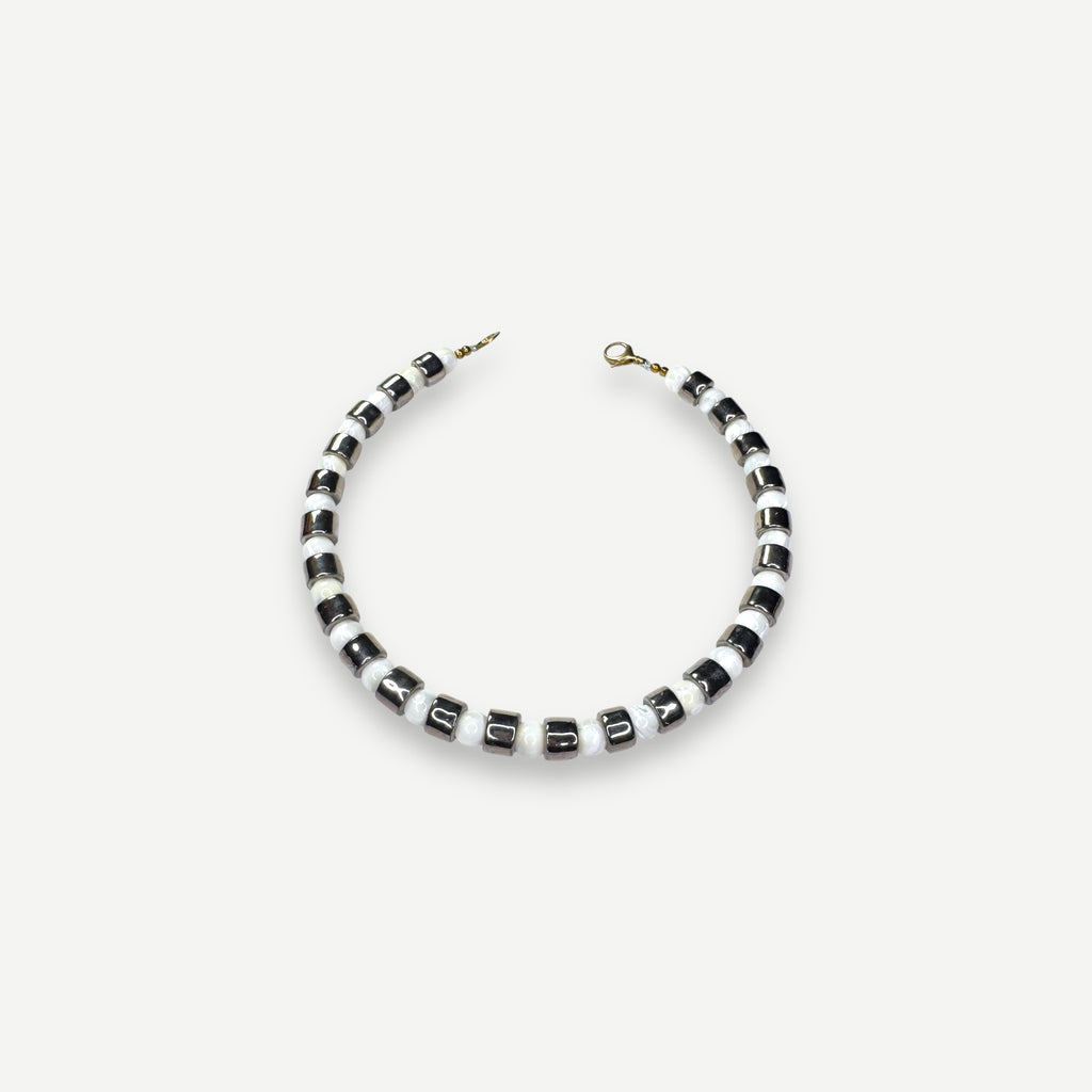 COIN & MOTHER OF PEARL SUNDRY.  BEAD ONE.