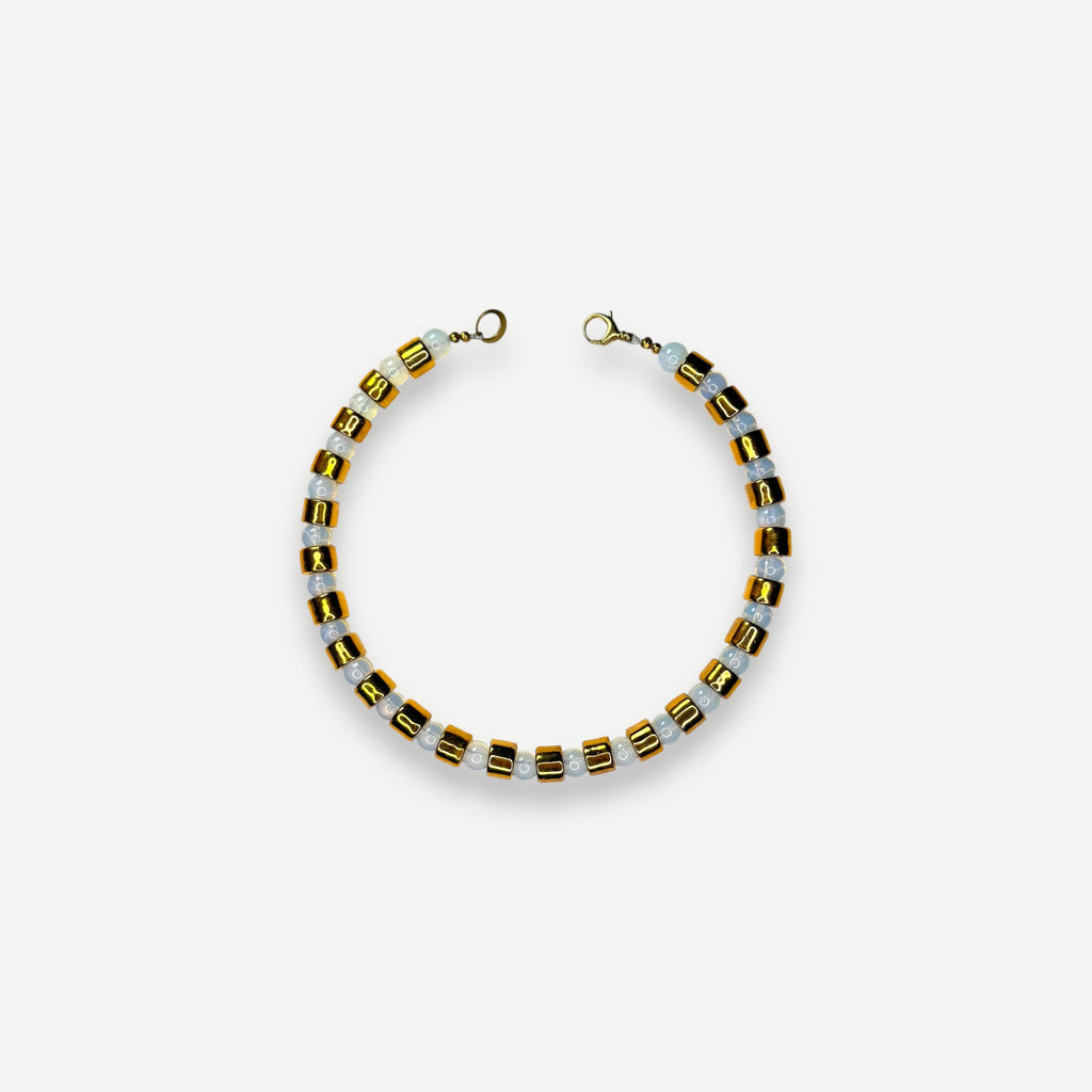 KARAT & OPALITE SUNDRY.  BEAD ONE.