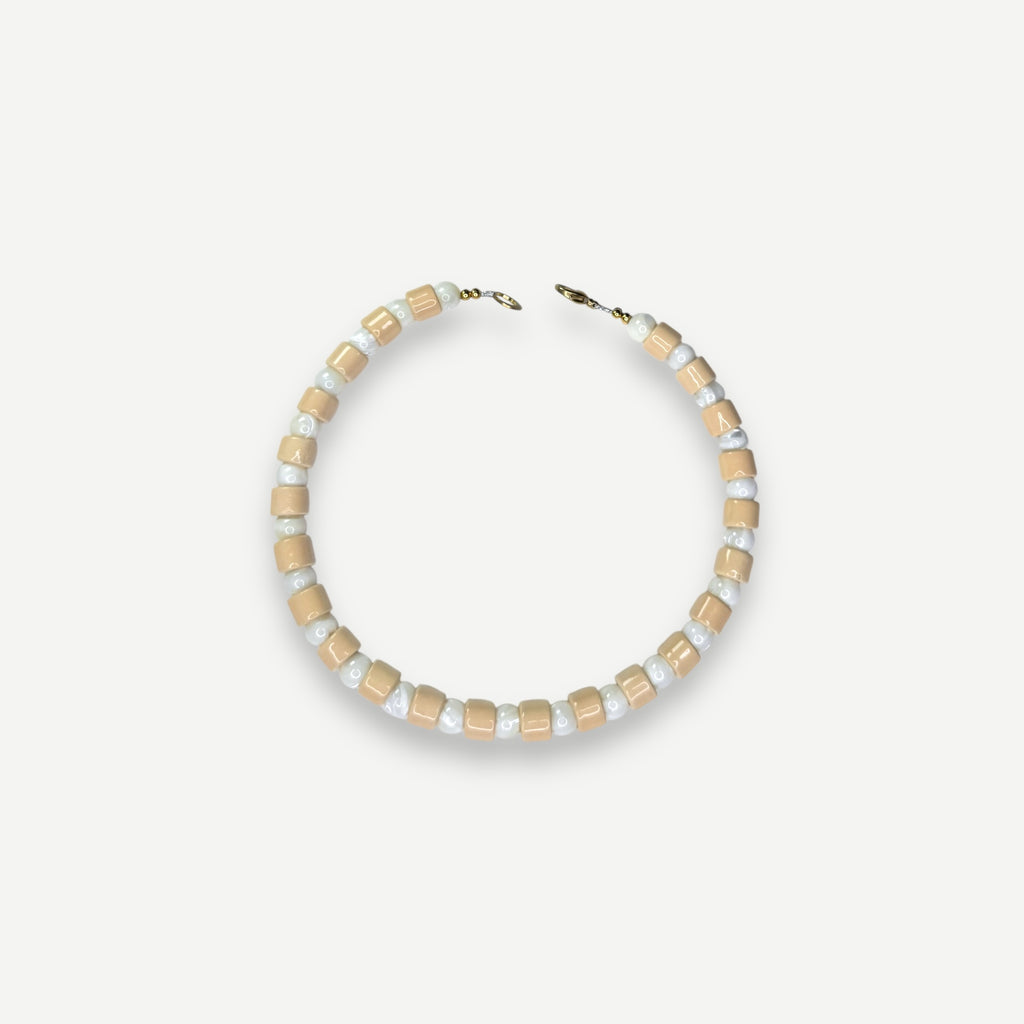 CREPE & MOTHER OF PEARL SUNDRY.  BEAD ONE