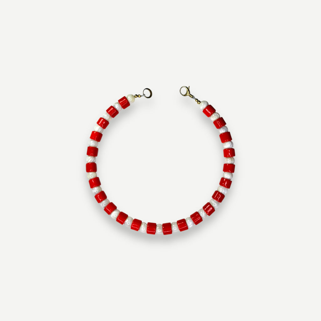 LOBSTER & MOTHER OF PEARL SUNDRY.  BEAD ONE.